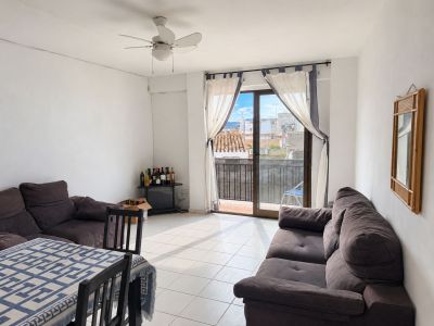 Salon avec balcon