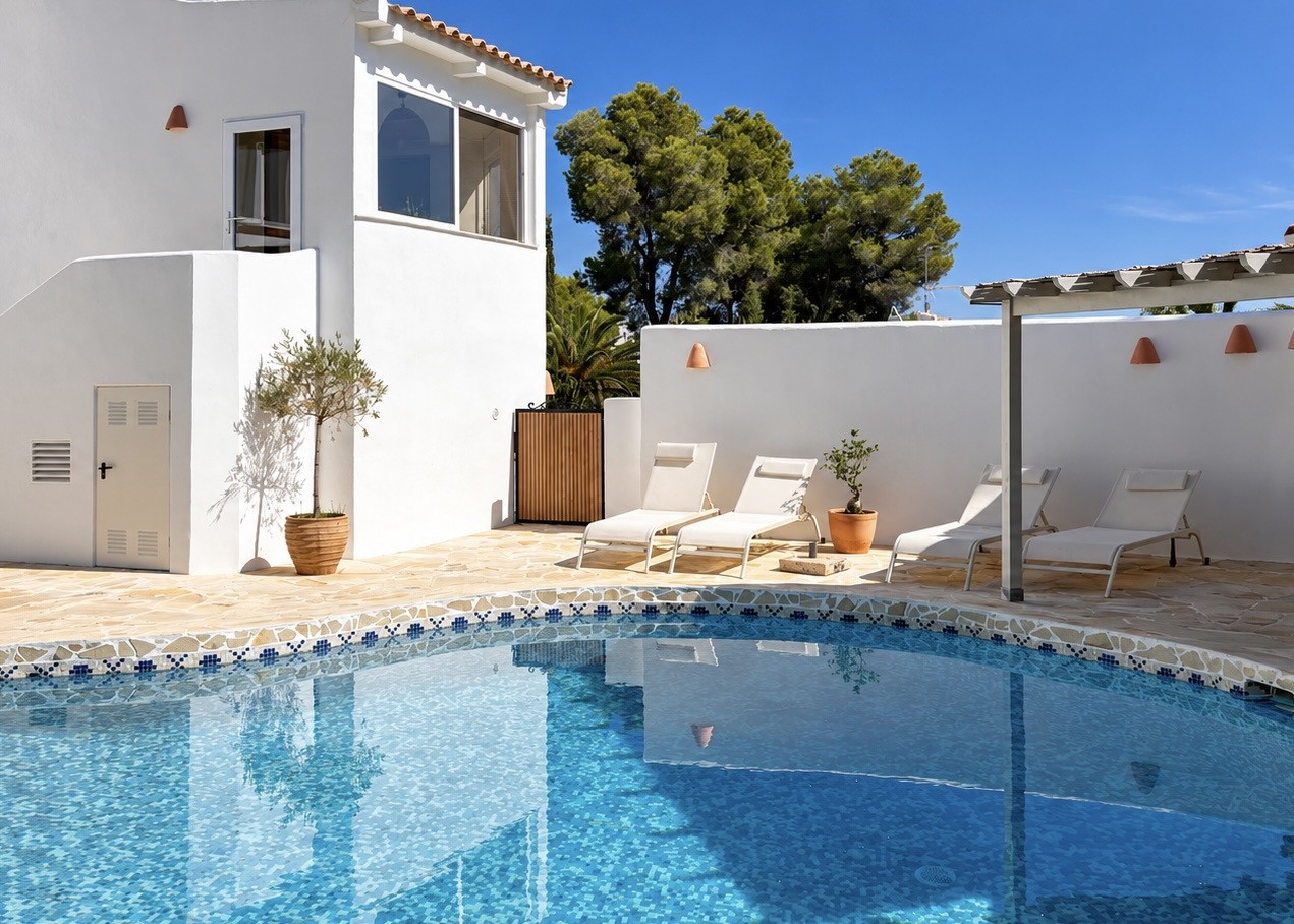 Piscine et terrasse