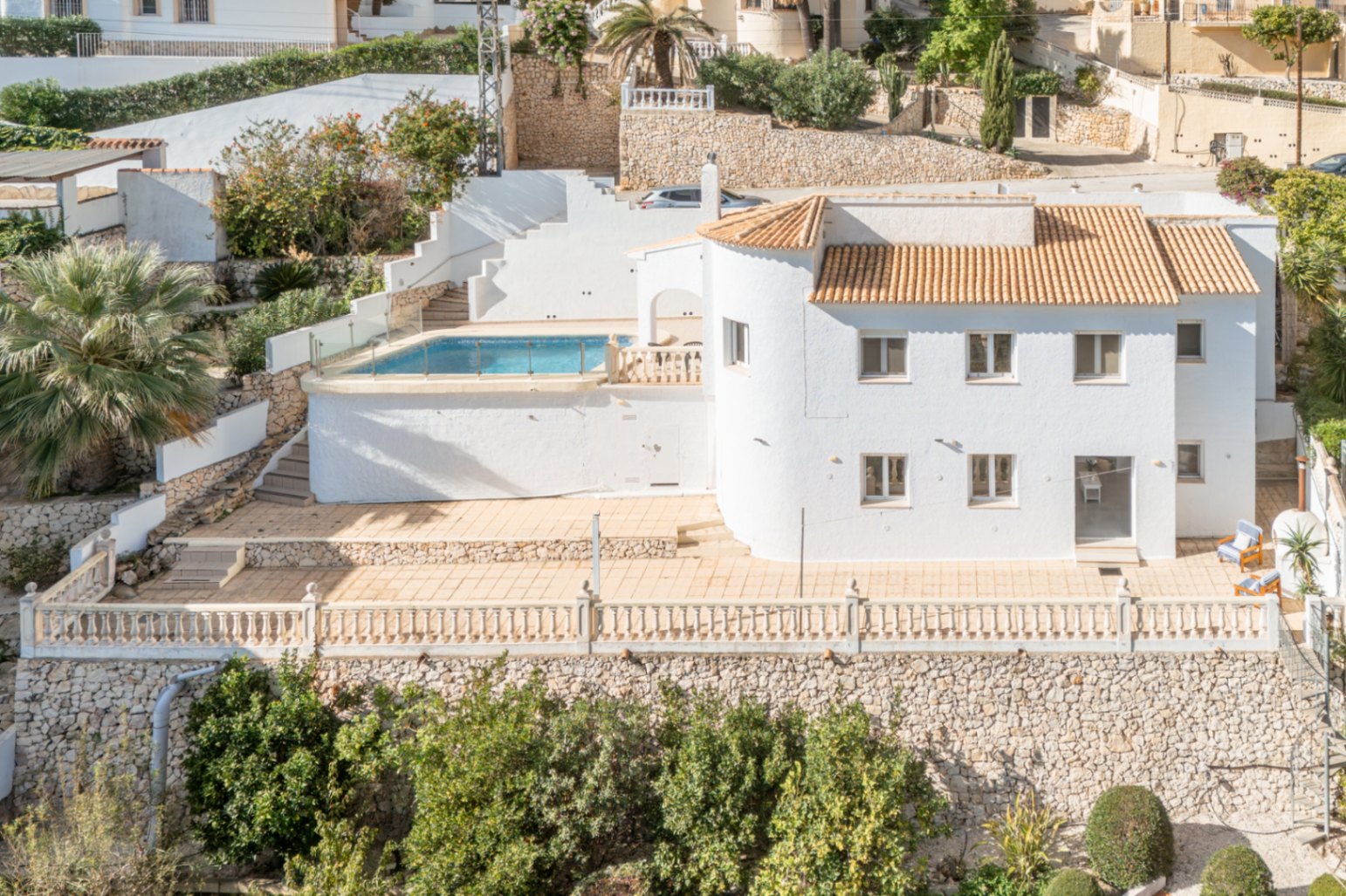 Vue extérieure avec piscine