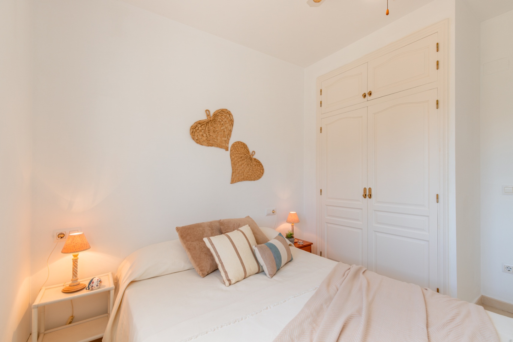 Chambre avec placard intégré