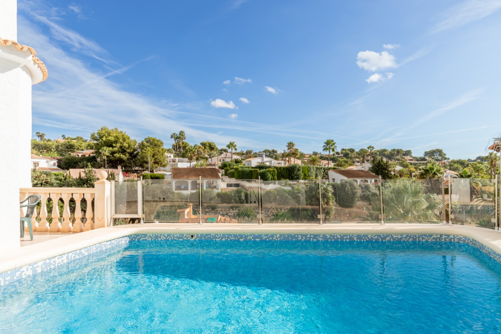 Piscine avec vue dégagée