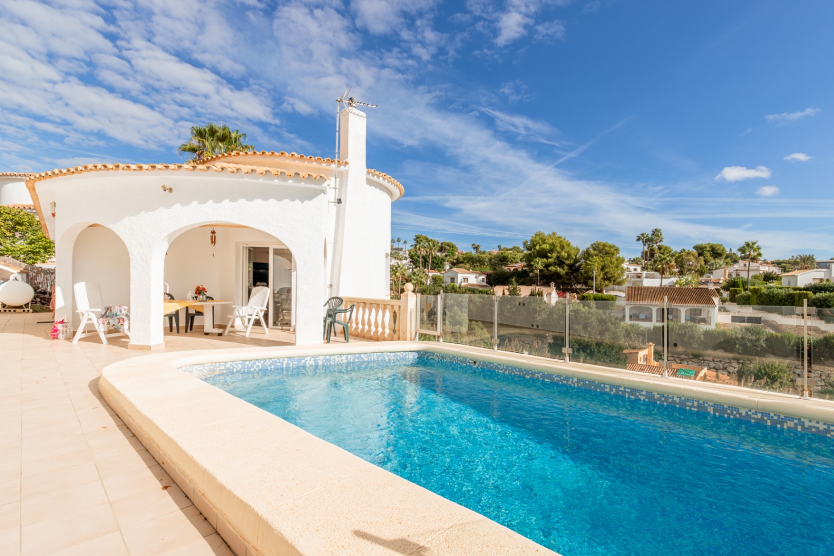 Piscine et terrasse