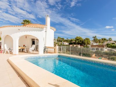 Piscine et terrasse