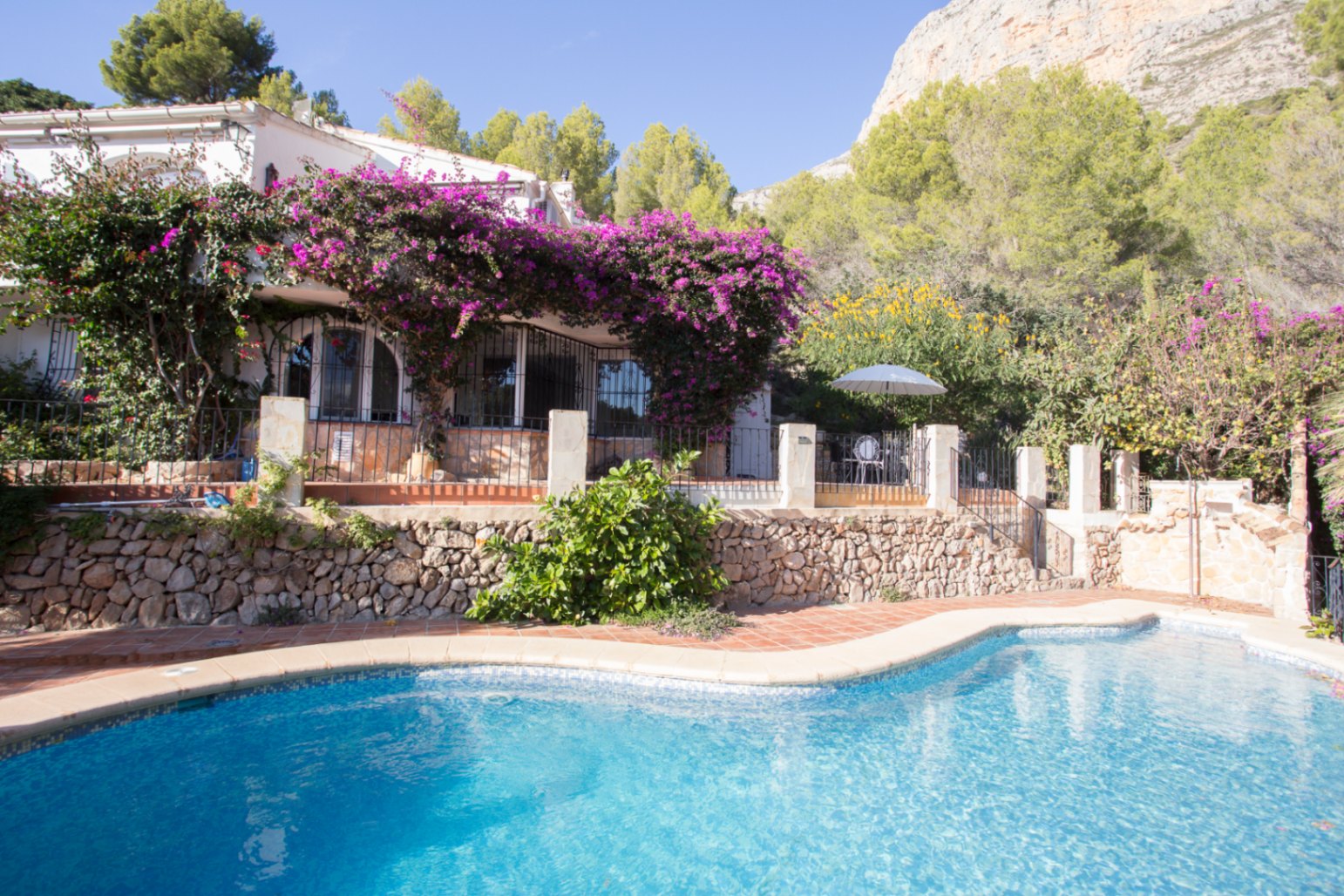 Chalet à Jávea avec vue sur le Montgó et piscine privée