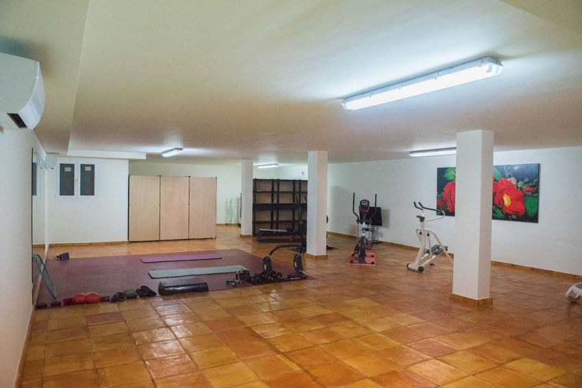 Salle de sport au sous-sol