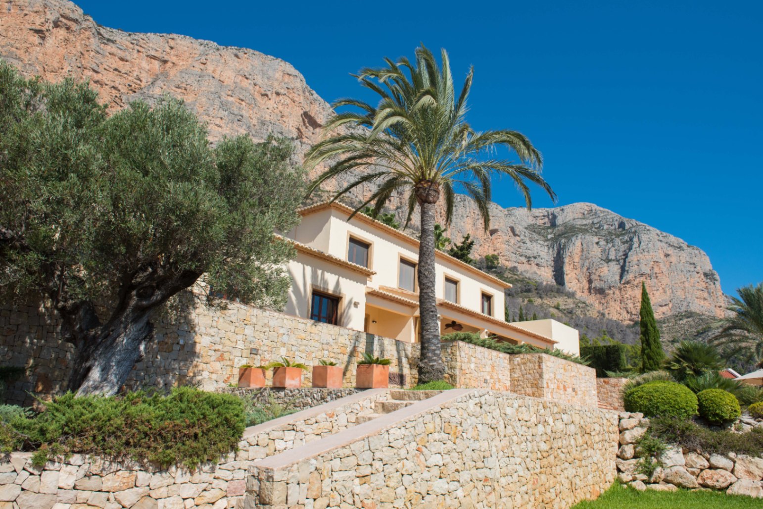 Chalet de luxe au pied du Montgó à Jávea avec vues panoramiques