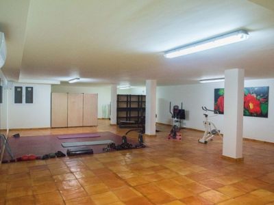 Salle de sport au sous-sol