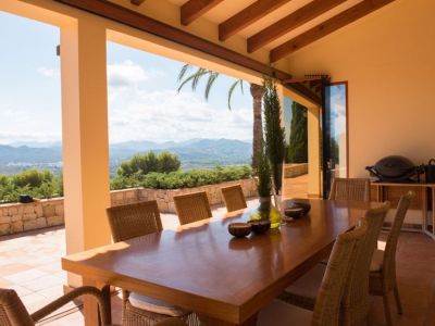 Terrasse couverte avec vue