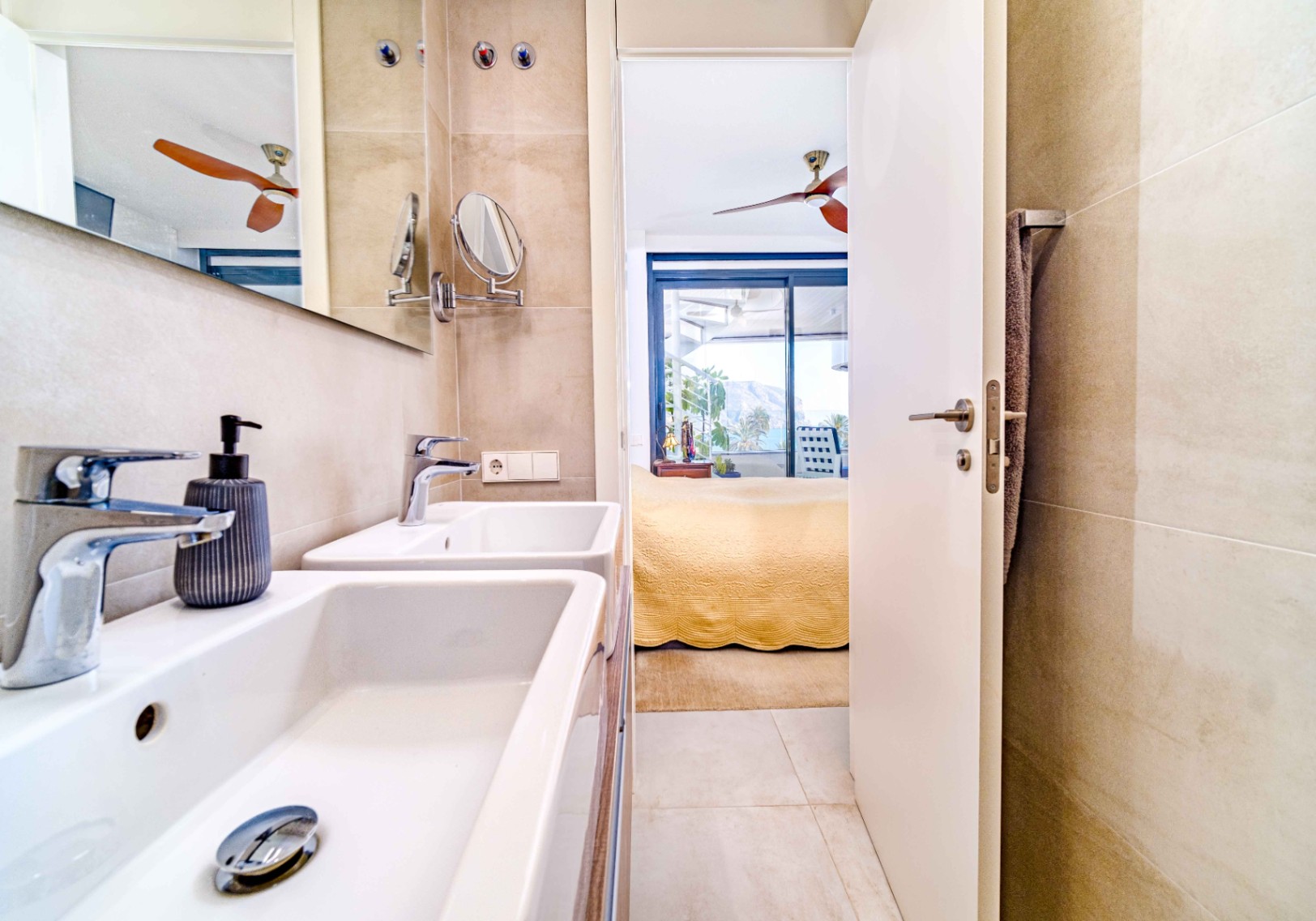 Duplex moderne avec solarium et vue mer à Jávea