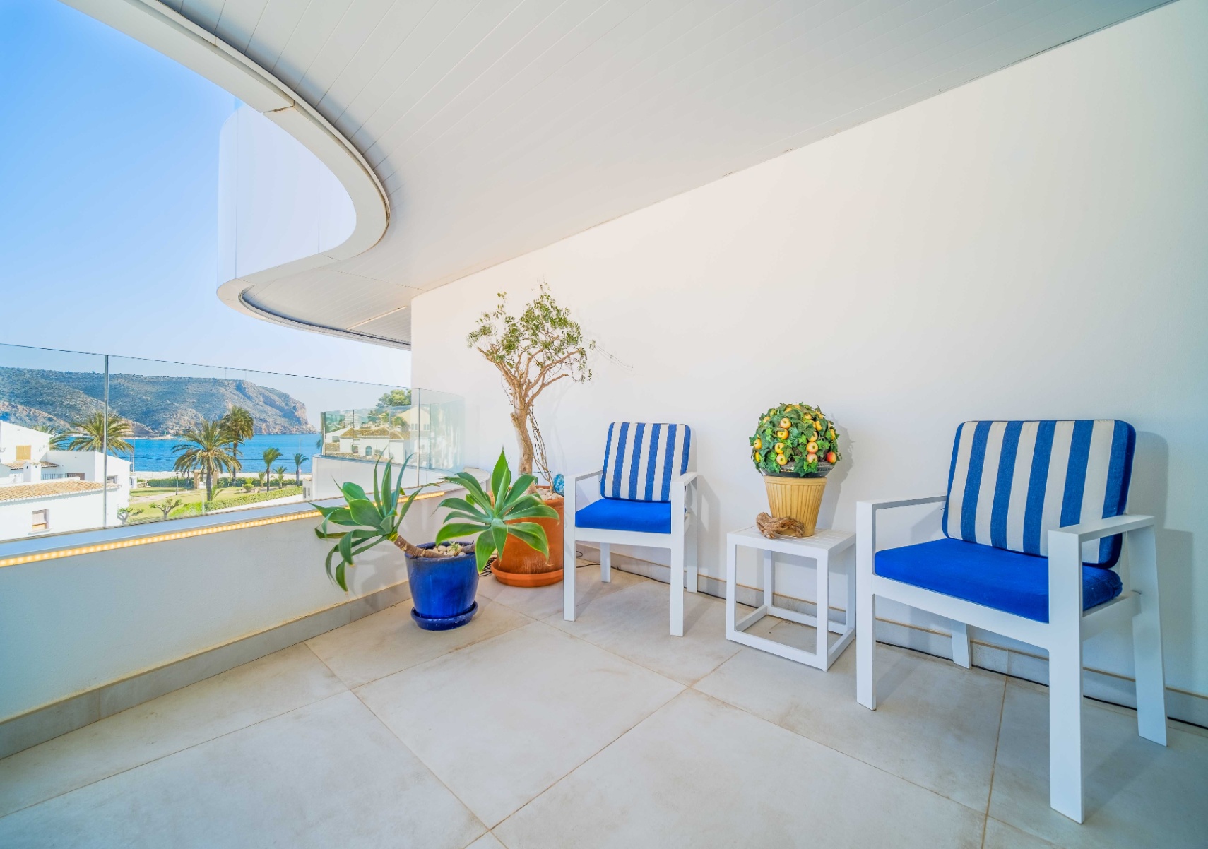 Duplex moderne avec solarium et vue mer à Jávea
