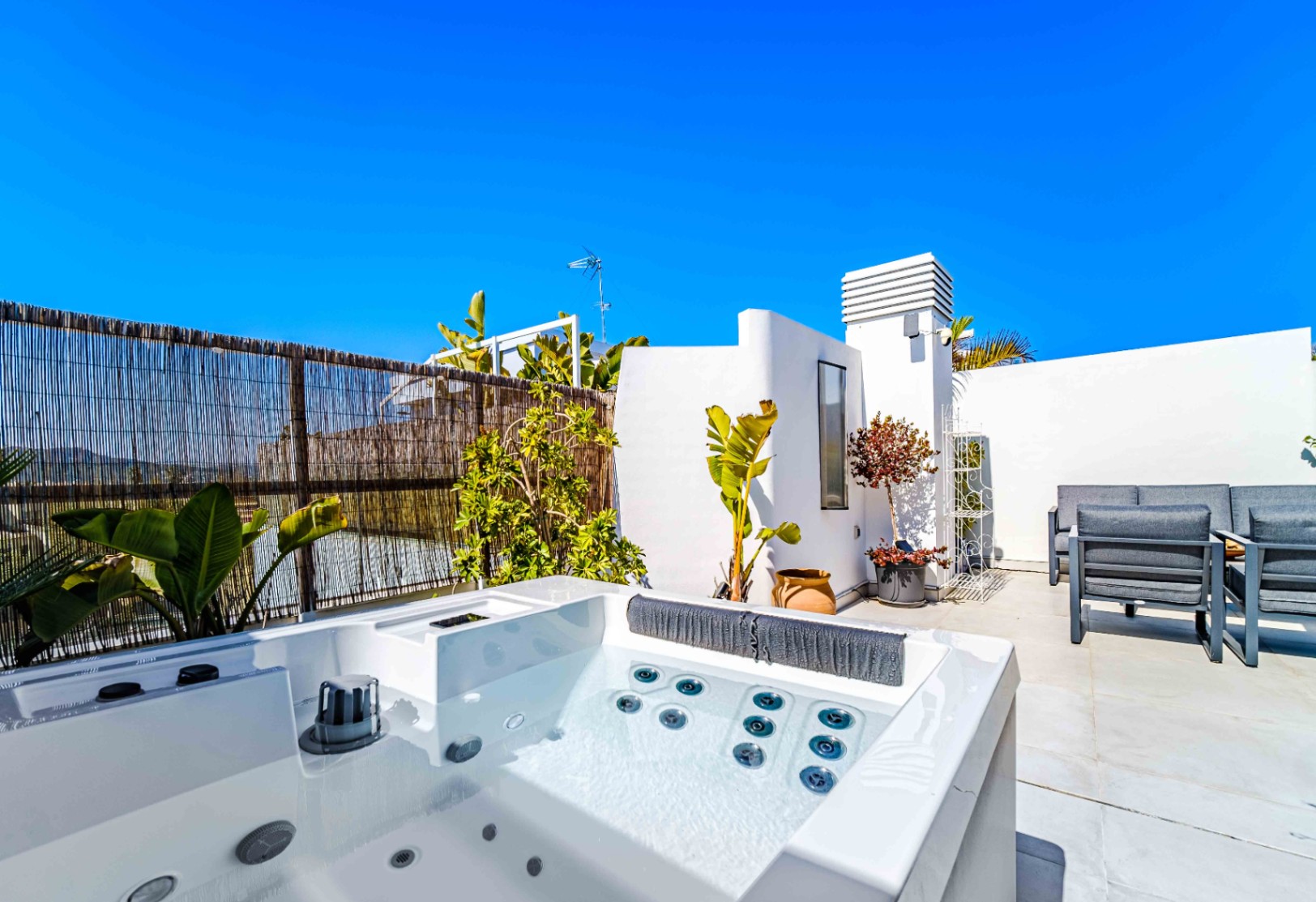 Duplex moderne avec solarium et vue mer à Jávea