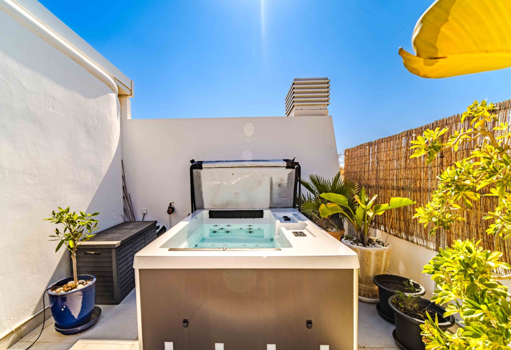 Duplex moderne avec solarium et vue mer à Jávea