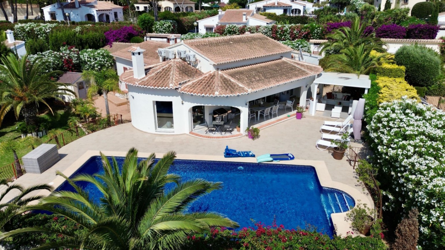 Élégant chalet à Jávea avec piscine privée et jardin