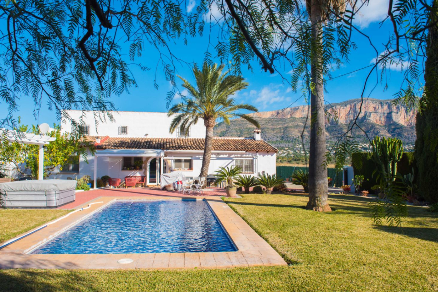 Villa à Gata de Gorgos avec piscine et vue sur la montagne