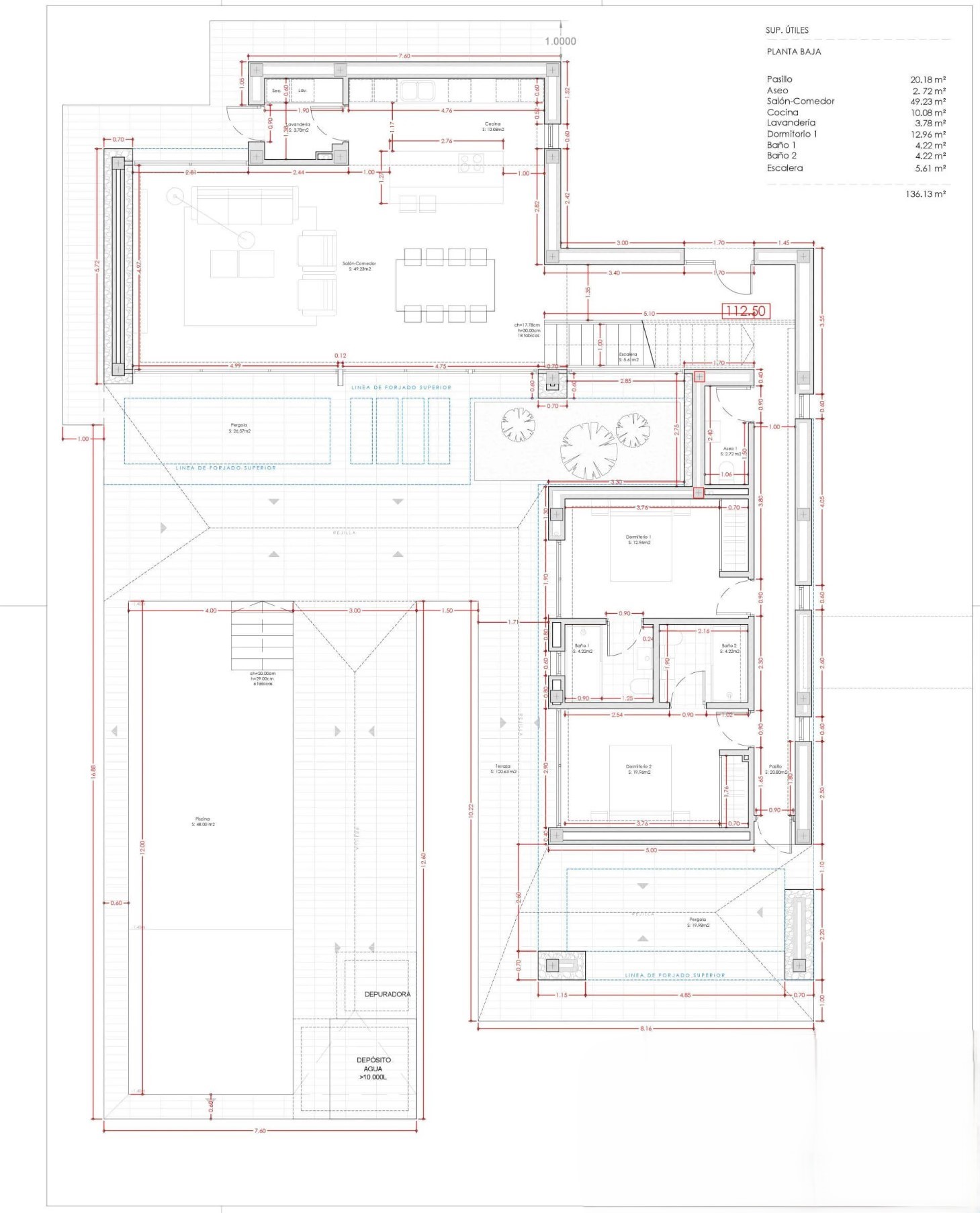 Plan détaillé du rez-de-chaussée comprenant un séjour de 49m², une cuisine, deux chambres en suite et un espace extérieur avec piscine de 48m² et terrasses.