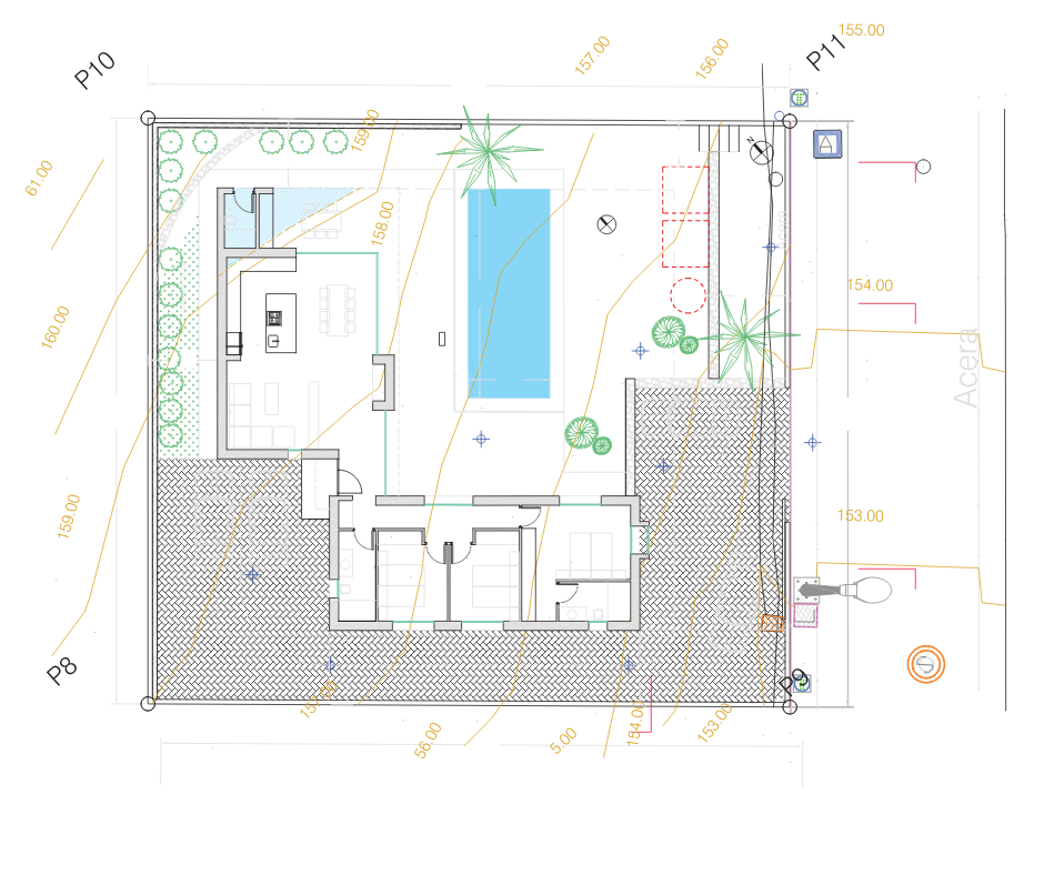 Plan de masse architectural d'une villa avec piscine rectangulaire, cuisine ouverte, trois chambres et courbes de niveau indiquant l'élévation du terrain.