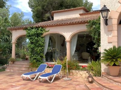 Extérieur et terrasse de la villa