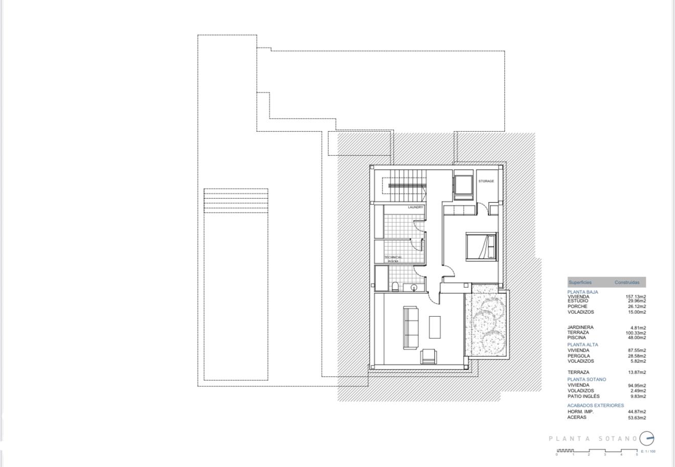 Plan d'architecte du sous-sol comprenant une buanderie, un local technique, un débarras et un espace de vie avec accès à un patio anglais.