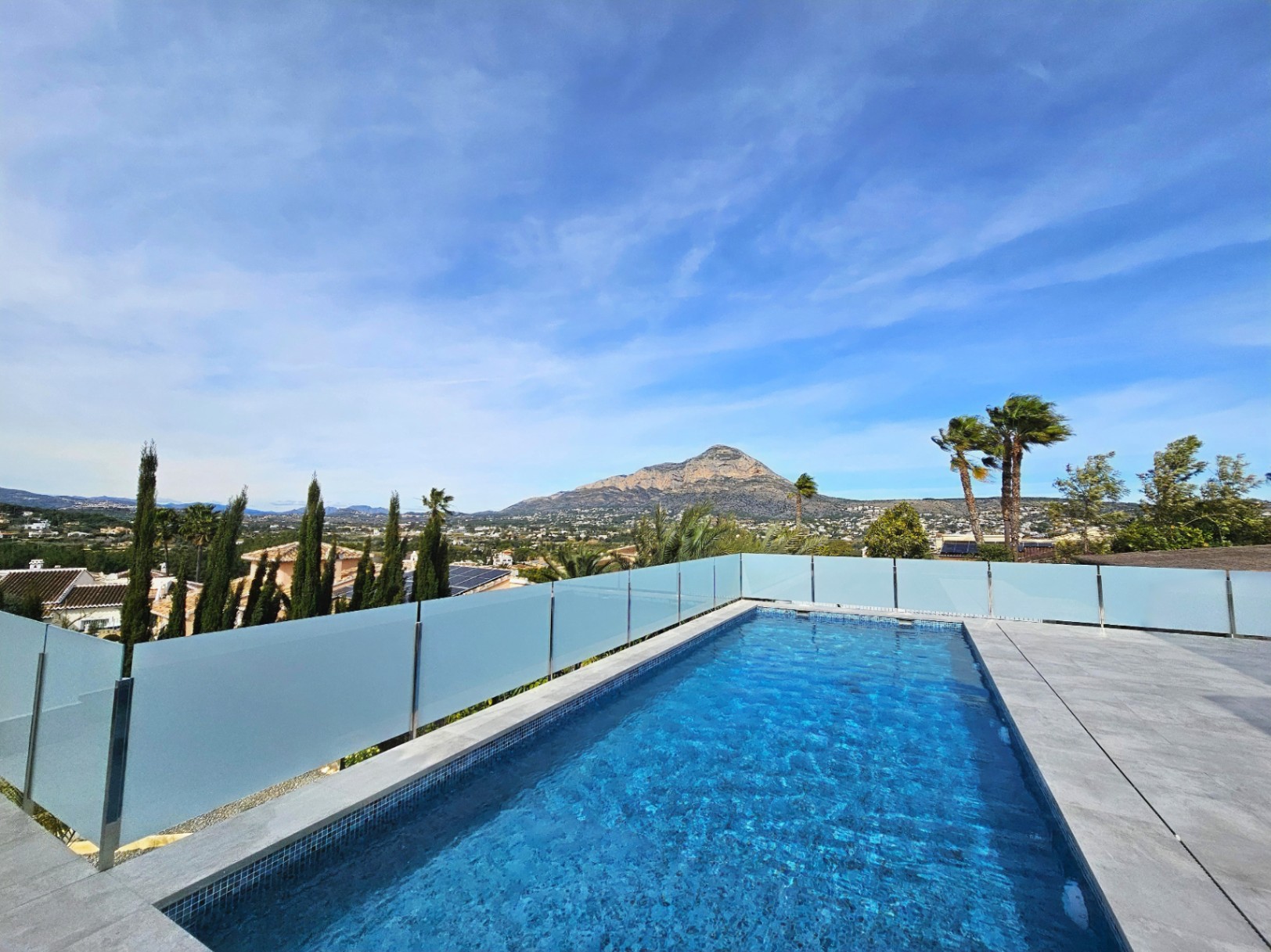 Villa contemporaine à Jávea avec vue sur le Montgó