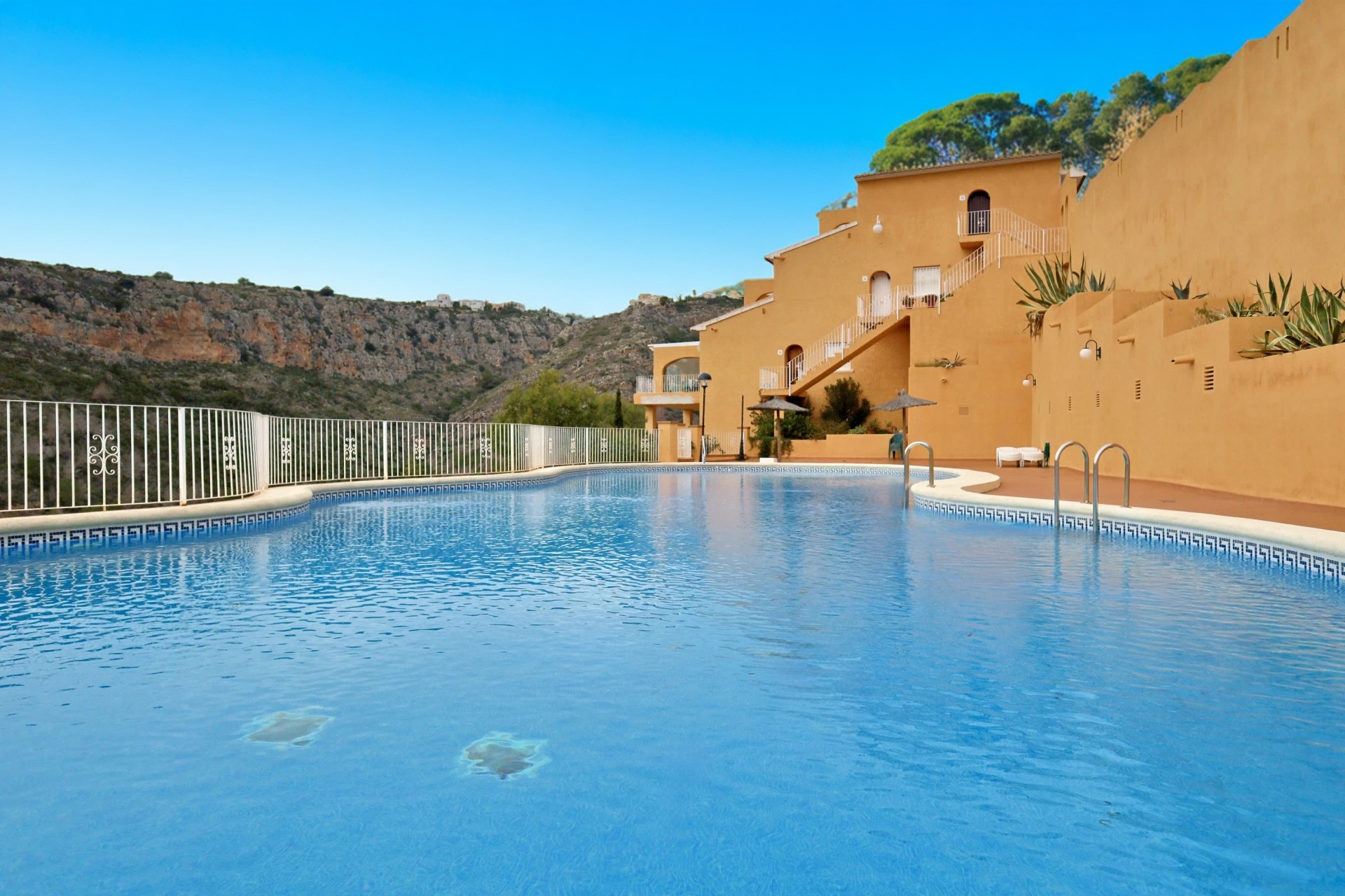 Appartement à Benitachell, Cumbre del Sol avec piscine commune