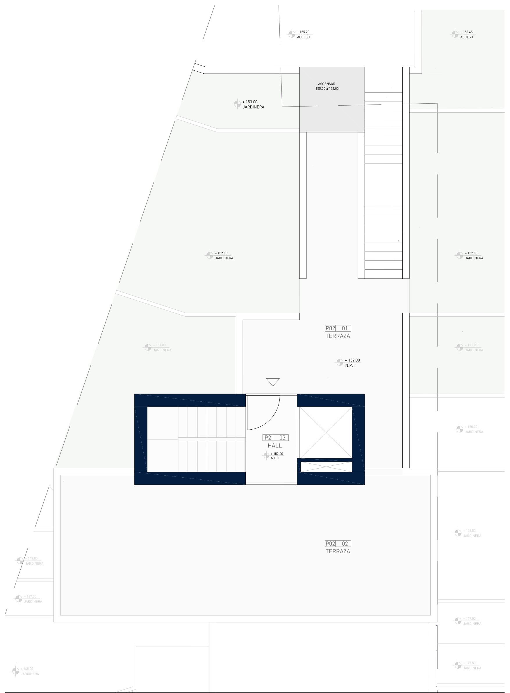 Plan technique de l'étage supérieur illustrant le hall d'entrée, l'ascenseur, l'escalier intérieur et de vastes terrasses bordées d'espaces de plantation.