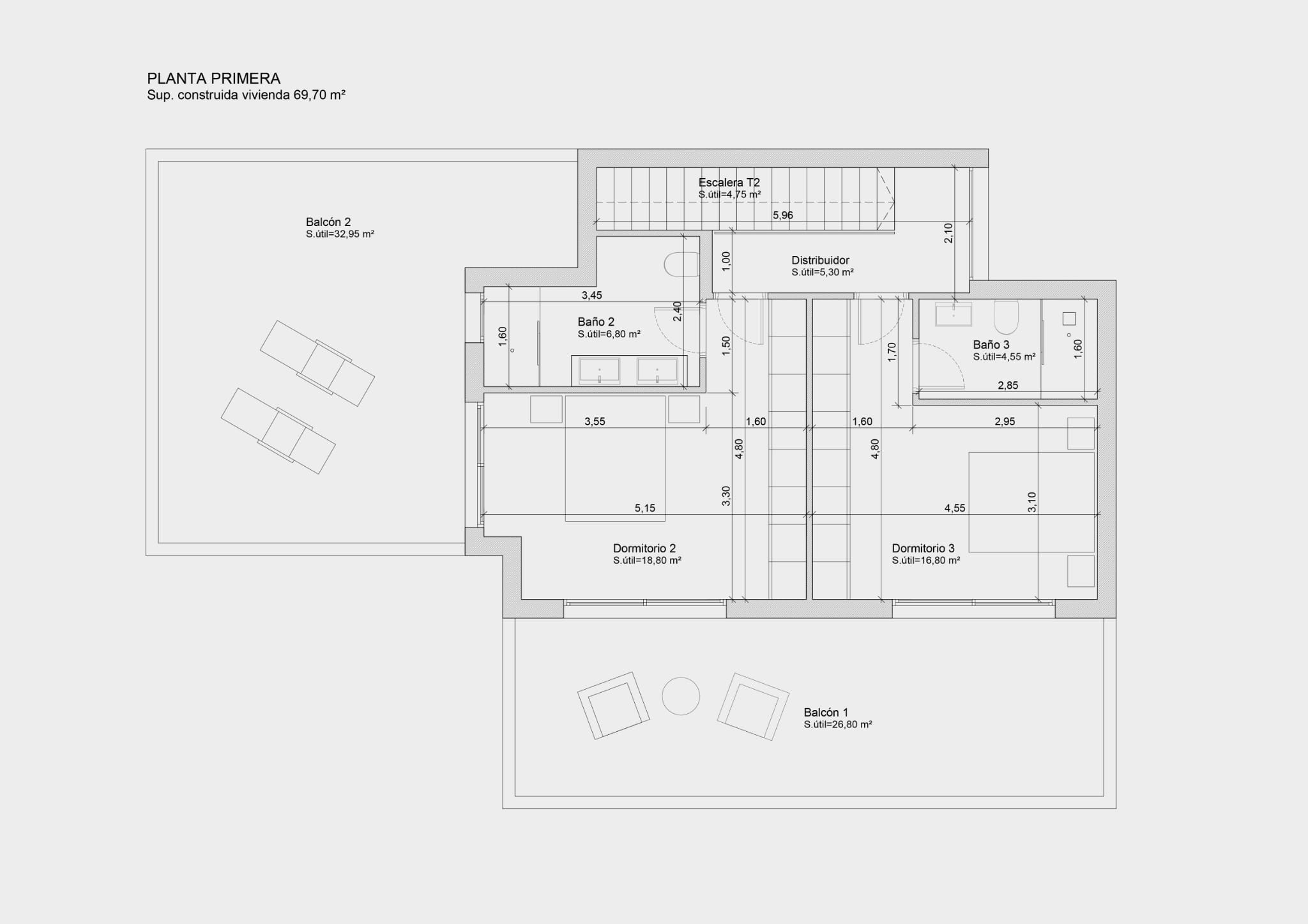 Plan technique du premier étage illustrant deux chambres avec salles de bains attenantes, un palier et deux vastes balcons privés de près de 60 m².
