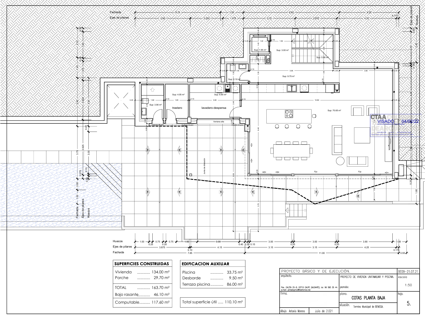 Plan technique détaillé du rez-de-chaussée illustrant l'espace de vie ouvert de 70 m², la cuisine, la buanderie et la vaste terrasse avec piscine à débordement.
