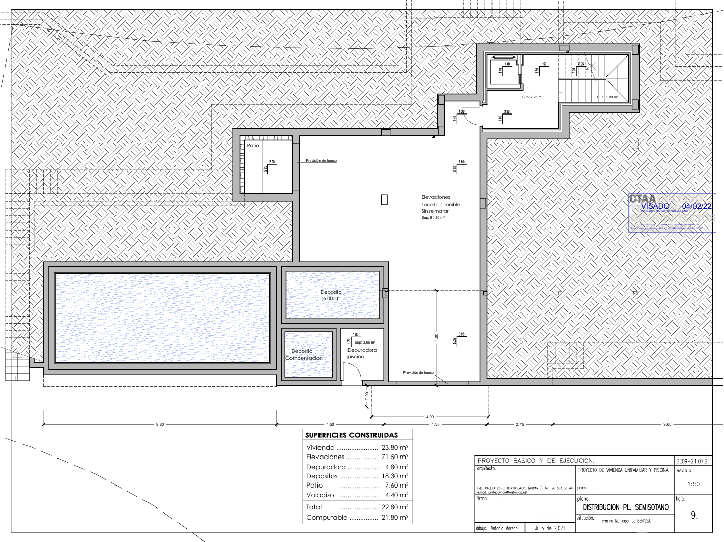 Plan technique détaillé du sous-sol illustrant la distribution du local technique de la piscine, des réservoirs d'eau et de l'emplacement de l'ascenseur.