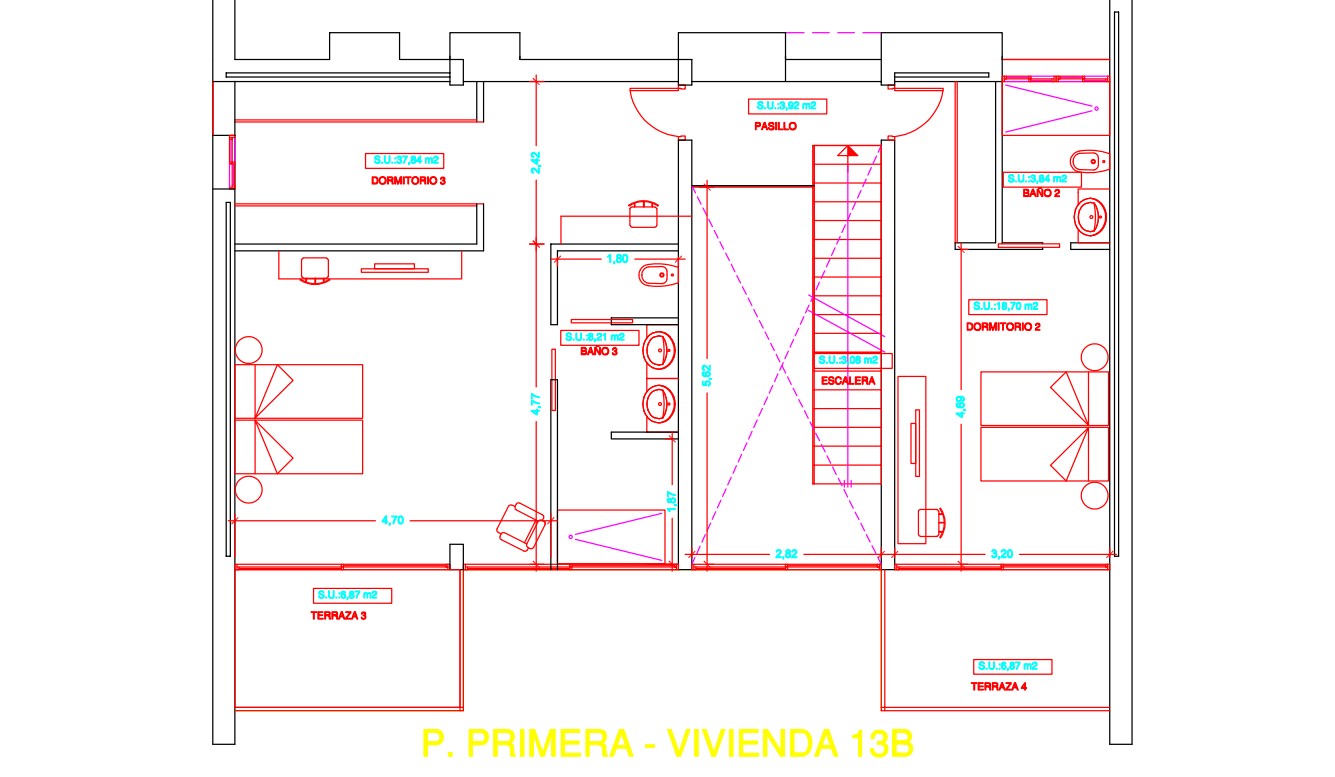 Plan technique du premier étage illustrant deux chambres avec salles de bains attenantes, placards intégrés et accès à des terrasses privatives.