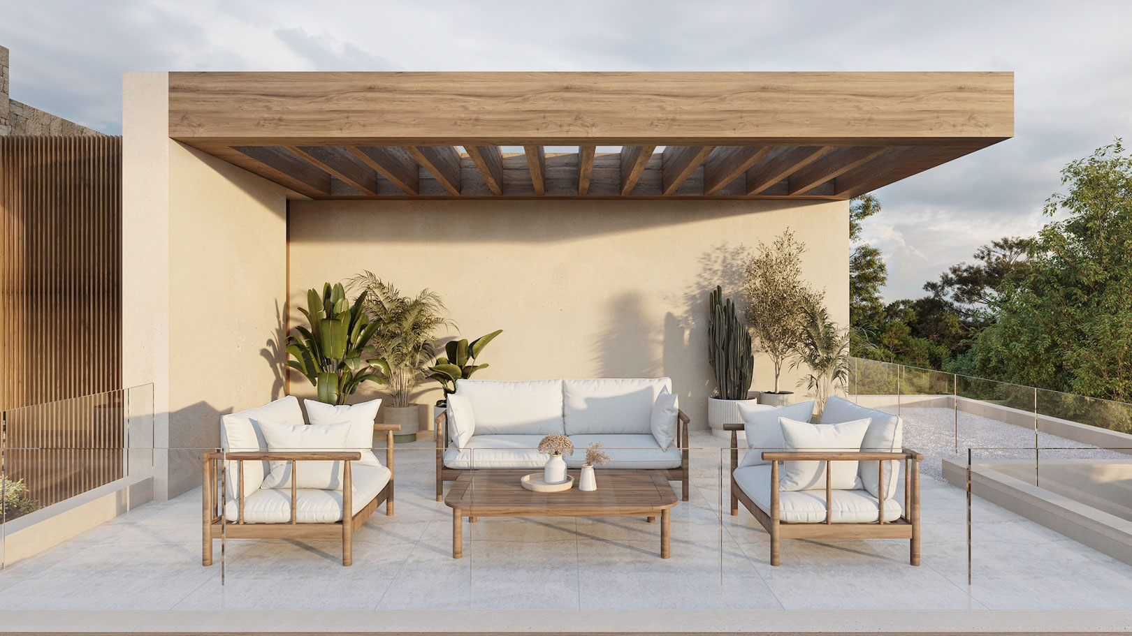 Terrasse moderne dotée d'une pergola en bois, d'un salon de jardin aux coussins blancs et de garde-corps en verre avec vue sur la nature.