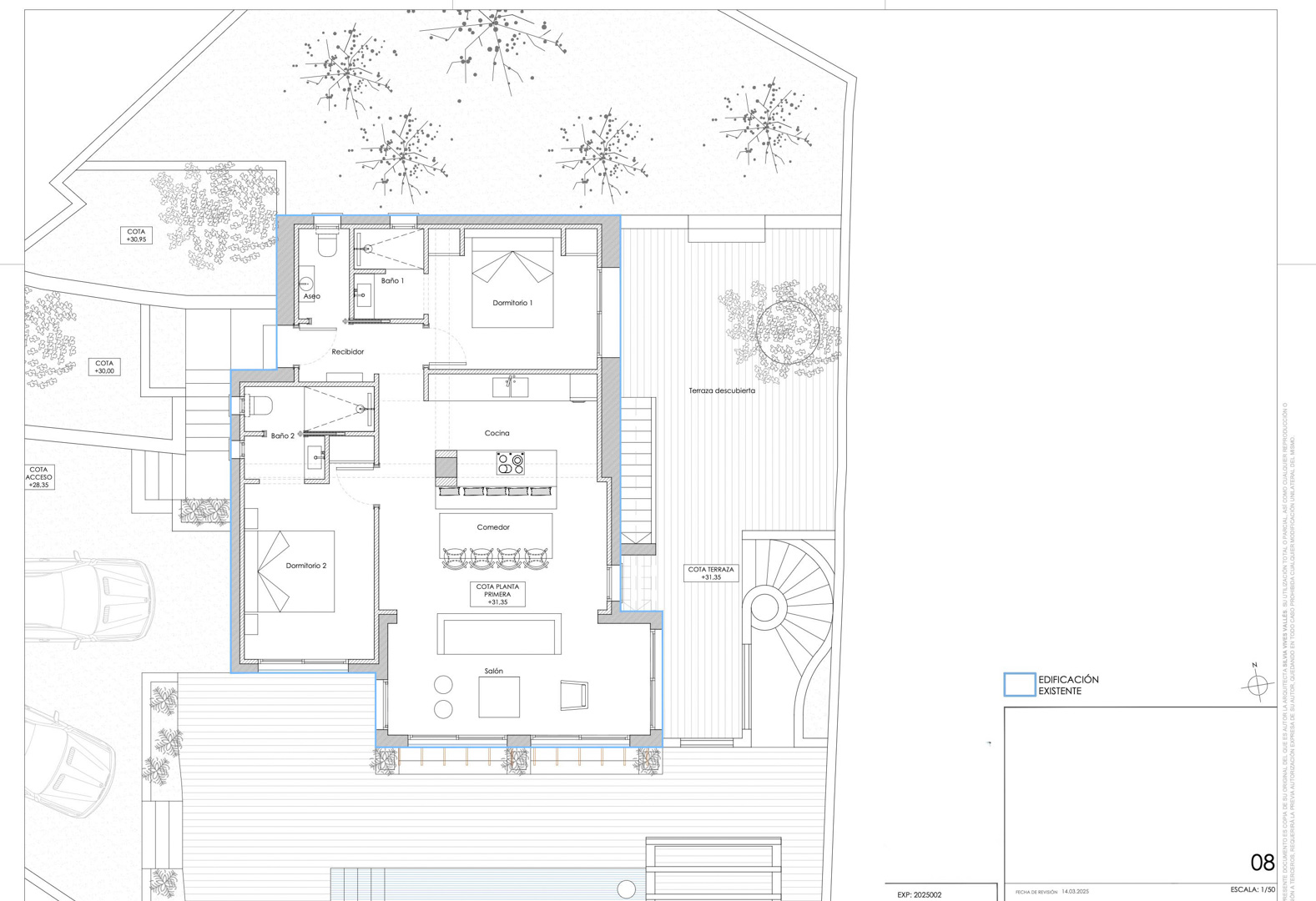 Plan technique du premier étage détaillant la disposition de deux chambres en suite, une cuisine ouverte avec îlot, le séjour et une vaste terrasse extérieure.