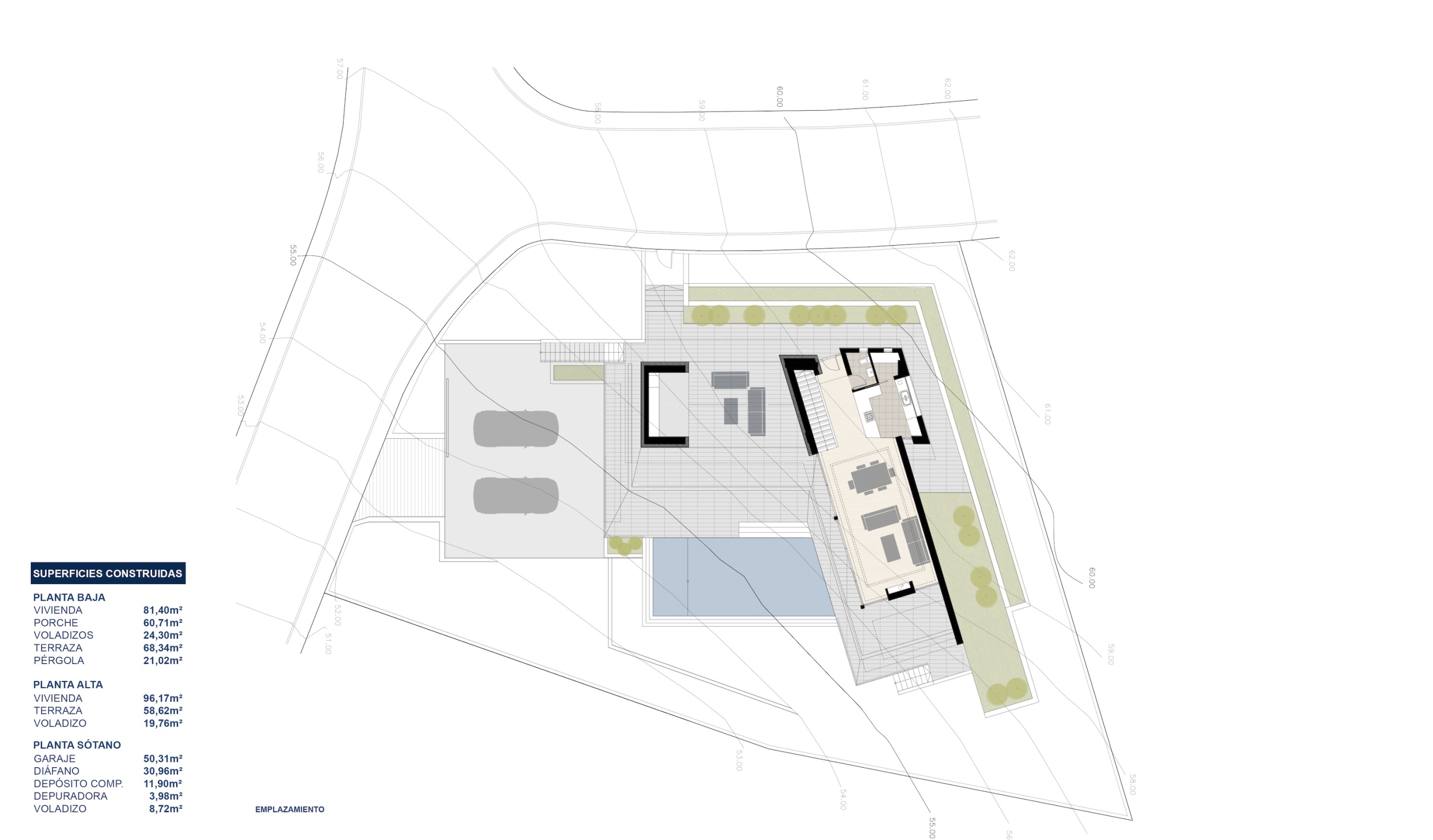 Plan de situation détaillant l'aménagement du rez-de-chaussée, la piscine à débordement, le garage double et le tableau des surfaces construites par étage.