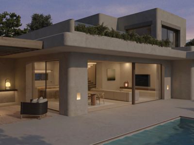 Vue extérieure d'une villa moderne au crépuscule, avec piscine et salon extérieur sous une pergola en bois. Les intérieurs lumineux montrent une cuisine ouverte et un salon-salle à manger.