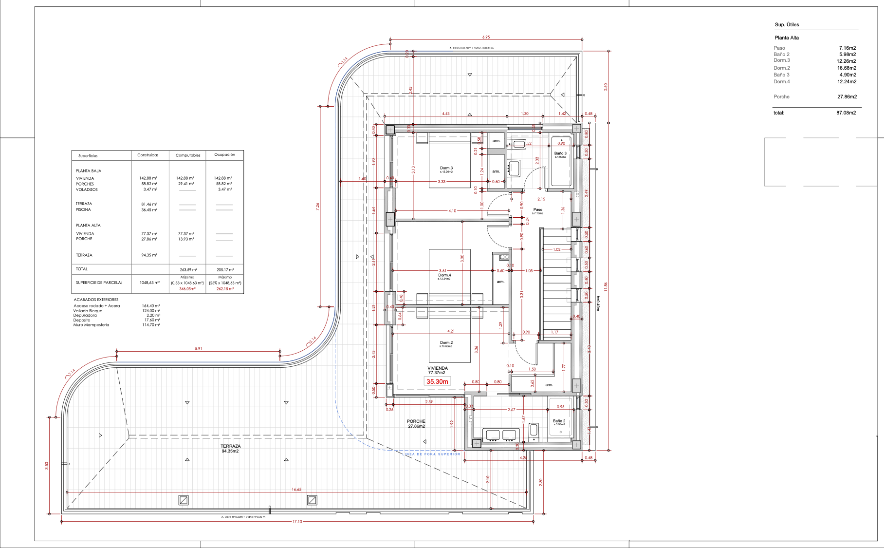 Plan architectural détaillé de l'étage supérieur, montrant la disposition des chambres et des salles de bains.