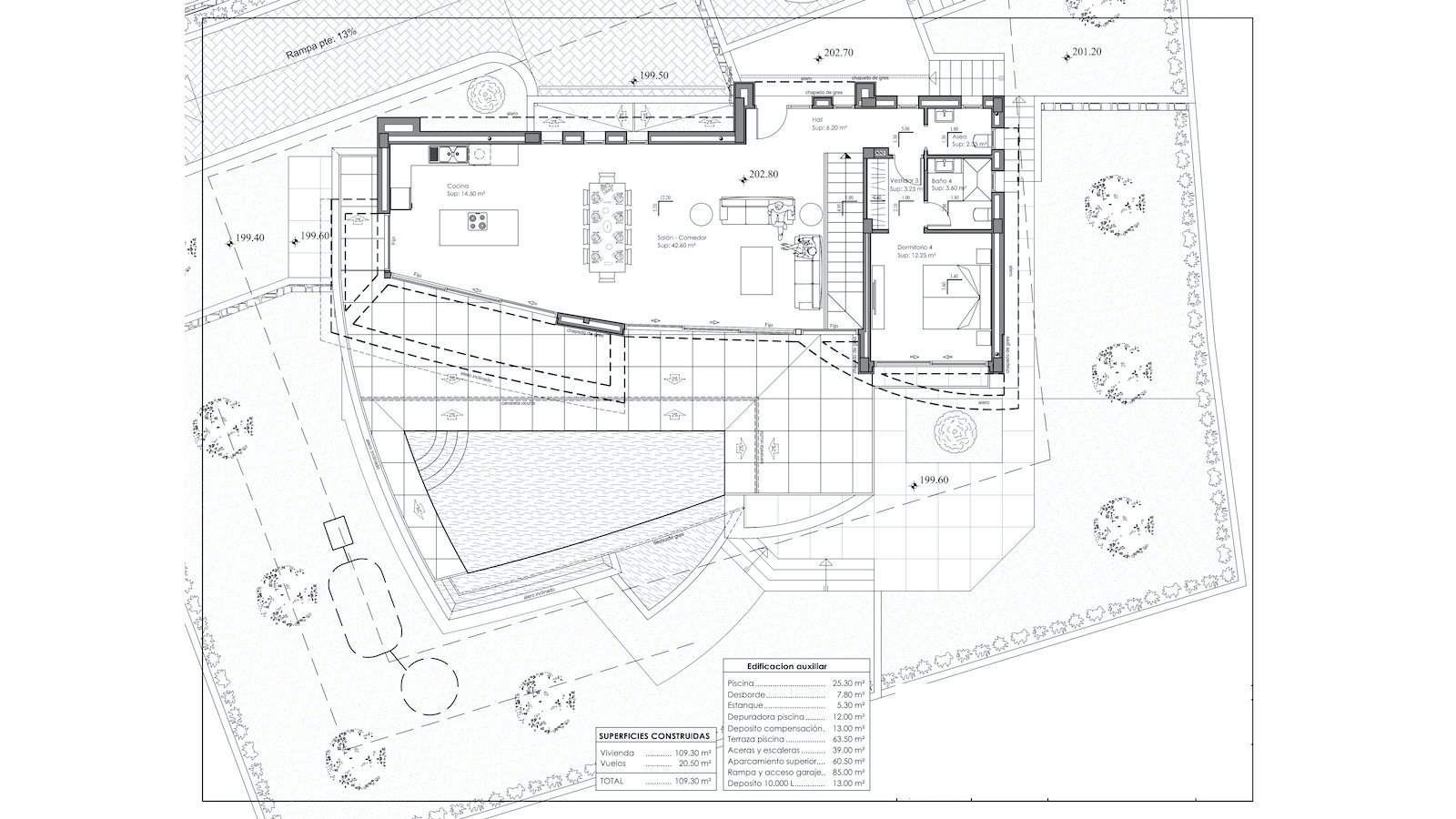 Plan technique de l'étage supérieur illustrant l'espace de vie ouvert, la cuisine, une chambre en suite et la vaste terrasse avec piscine à débordement.