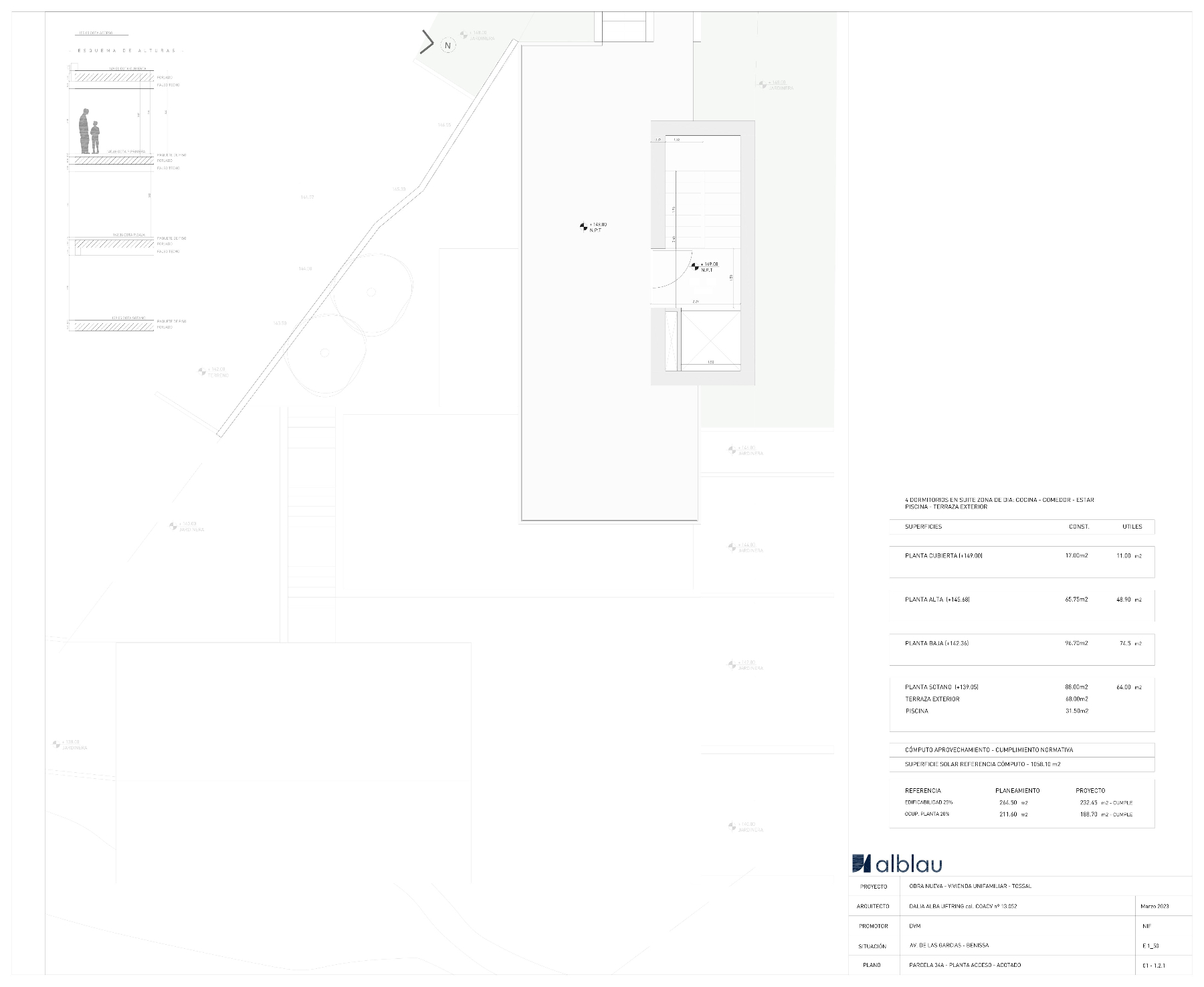 Plan architectural détaillant l'aménagement de la villa, y compris l'aménagement paysager, la piscine et les niveaux d'élévation.