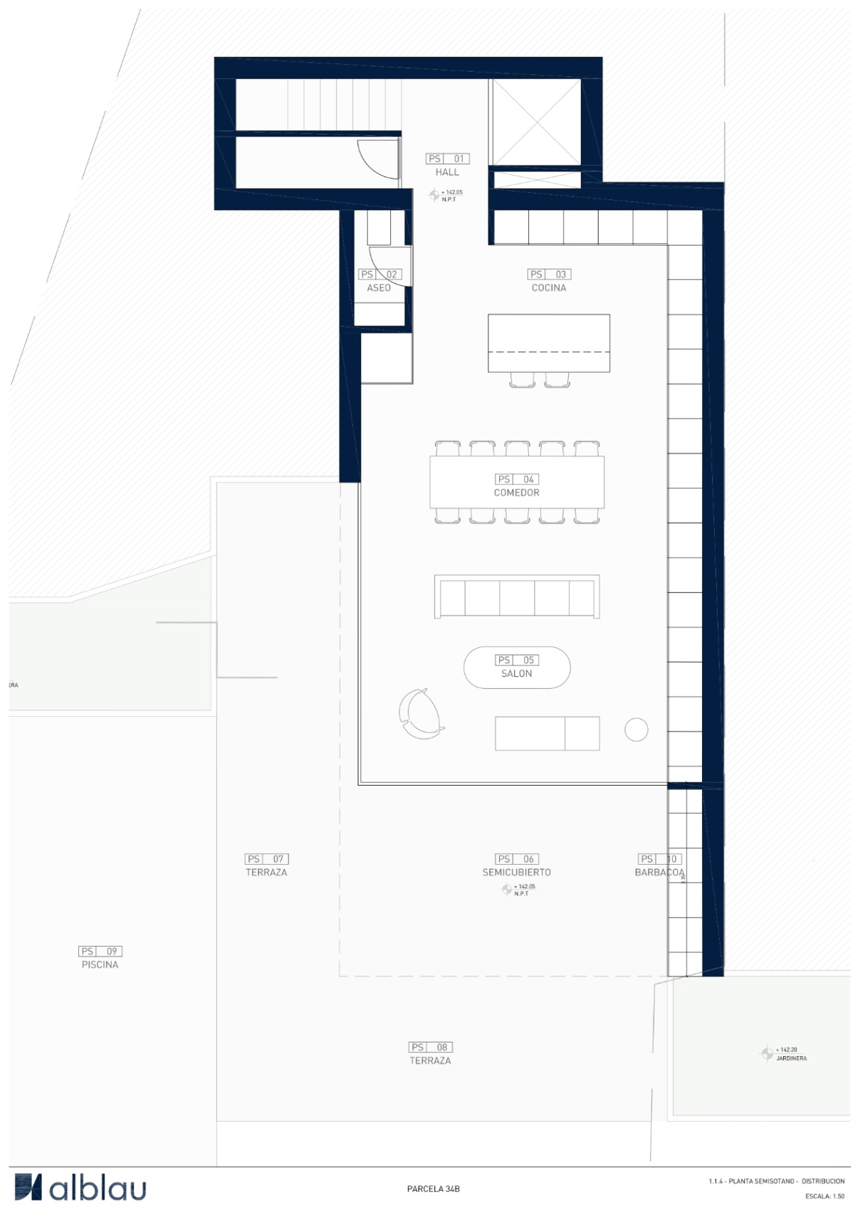 Plan technique du rez-de-chaussée inférieur présentant un espace de vie ouvert, une cuisine avec îlot et une grande terrasse extérieure avec piscine et coin barbecue.