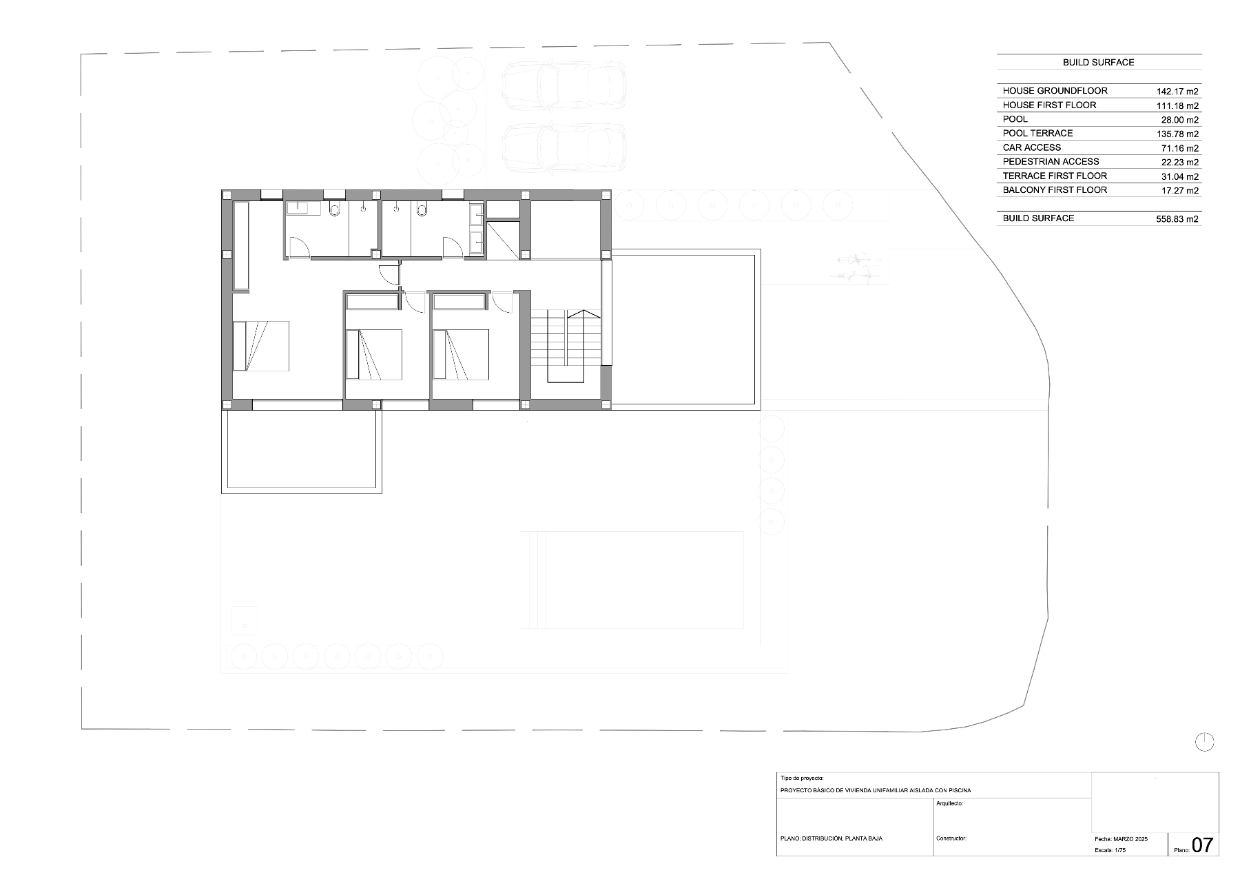 Plan technique de distribution du rez-de-chaussée détaillant trois chambres, les salles de bains, la zone de la piscine et les accès de stationnement pour cette villa.