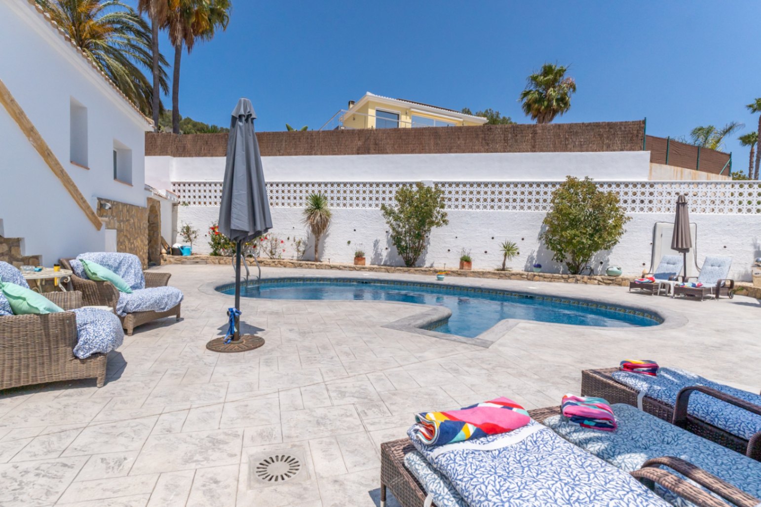 Villa à Jávea avec Piscine Privée et Vue sur la Montagne