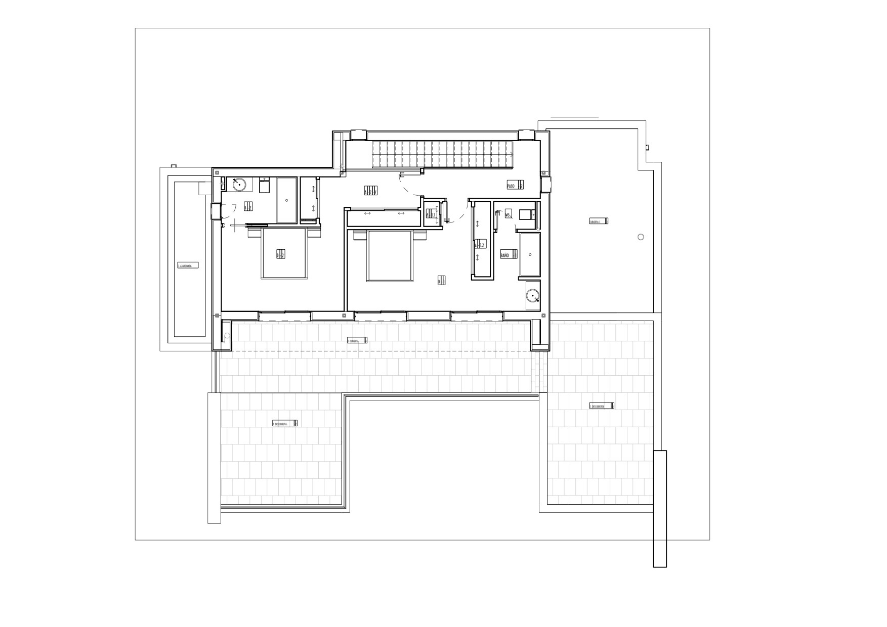 Plan architectural détaillé d'une villa moderne avec piscine et terrasses.