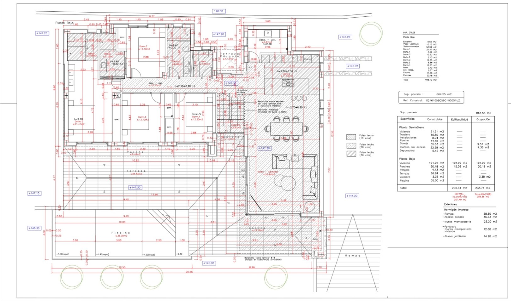 Plan technique du rez-de-chaussée détaillant la disposition des quatre chambres, du salon-salle à manger avec cuisine ouverte, des terrasses et de la piscine.