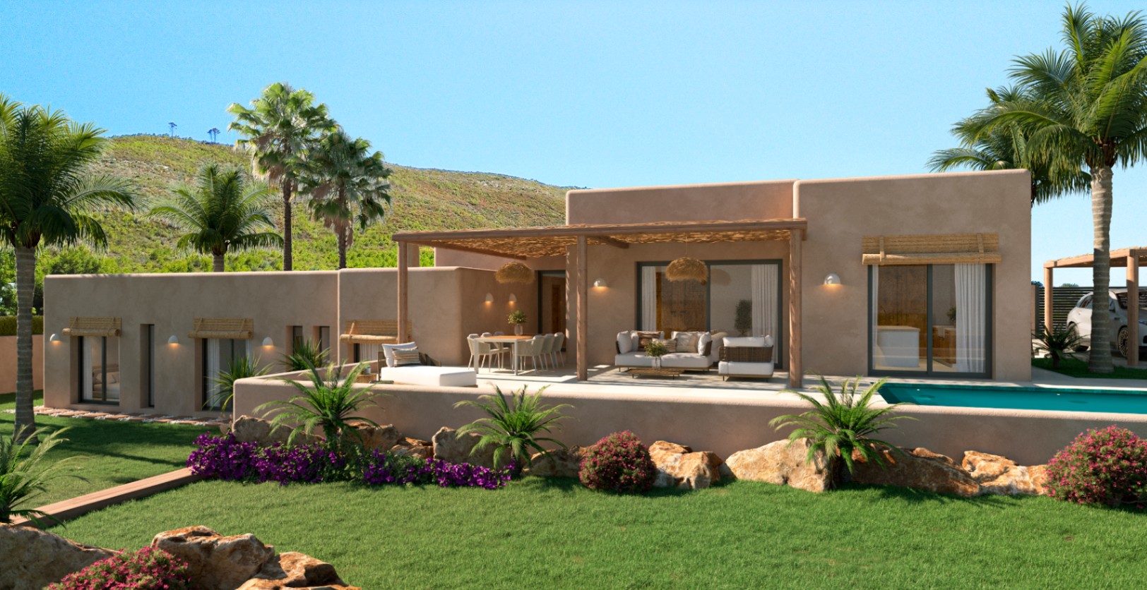 Vue extérieure de la villa aux tons terreux, terrasse avec pergola en bois, espaces de vie extérieurs et piscine, le tout niché dans un jardin méditerranéen avec palmiers.