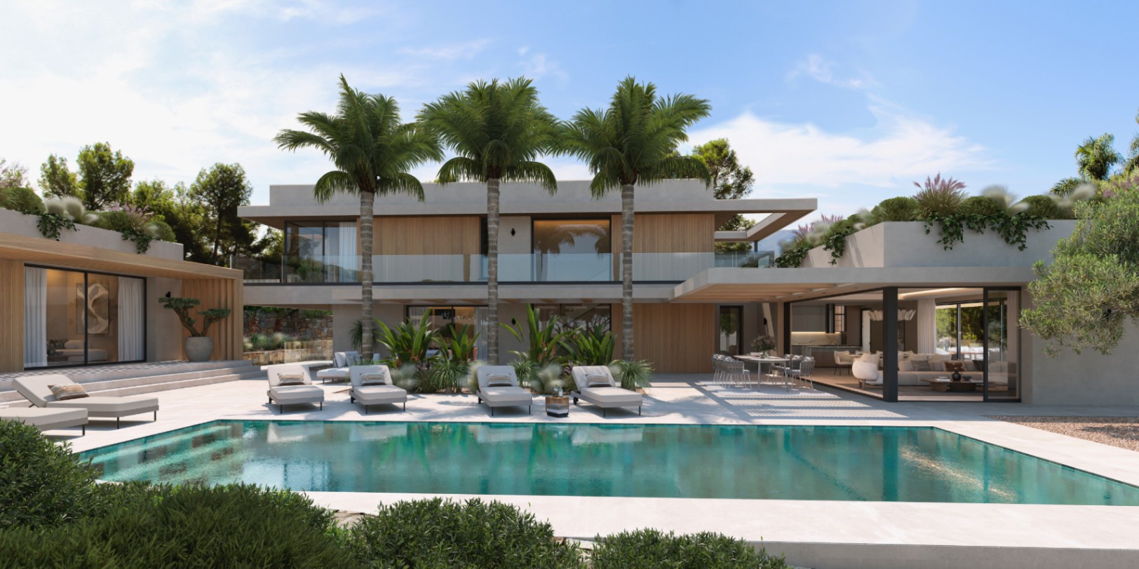 Vue extérieure de la villa avec piscine rectangulaire, trois palmiers centraux et une façade moderne alliant panneaux de bois et grandes baies vitrées.