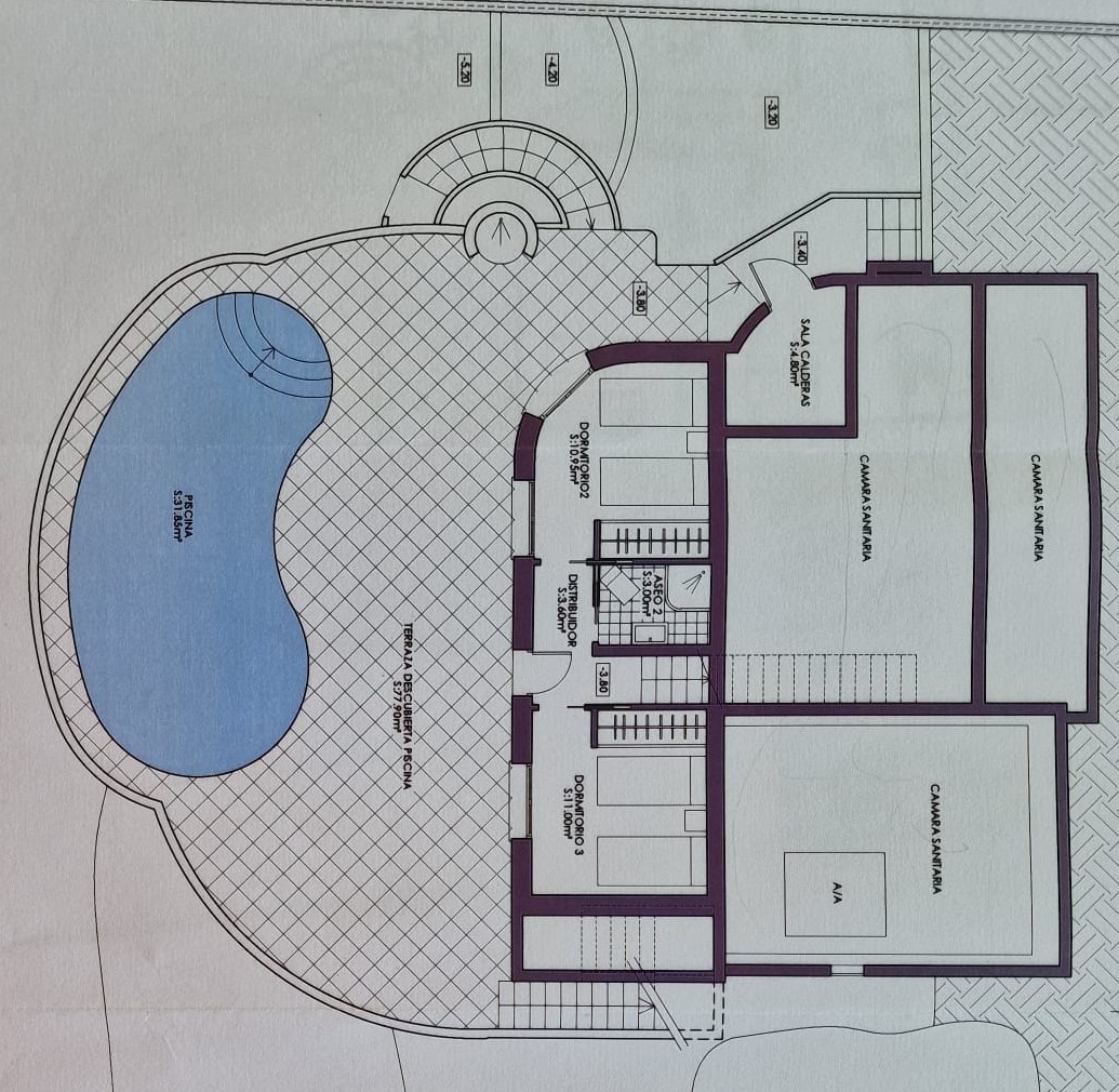 Plan architectural : piscine privée, terrasse ouverte et disposition des chambres à Benitachell.